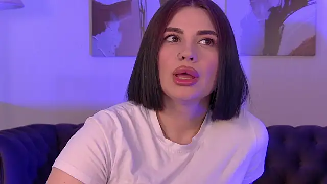AdrianaToress' Live XXX Chat