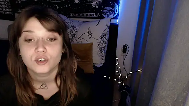AlienforTwenty live XXX chat