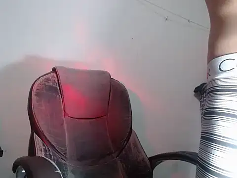 SexyboyHot2000's Live XXX Chat