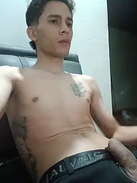 Twink_latin_tatted – Kamerová šou