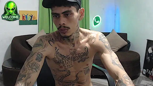 alpha_zom Chat XXX live