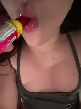 Czat XXX na żywo – millyalc0ck