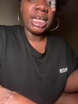 LillShayy Show in webcam