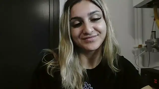 צ'אט XXX בשידור חי של NicolePlay