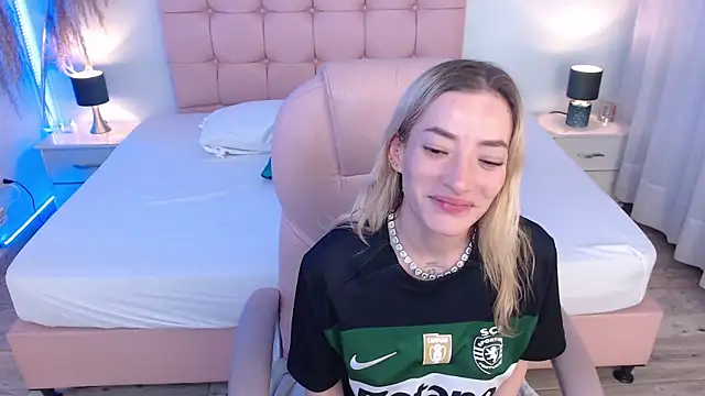 zoe_jones13's Live XXX Chat