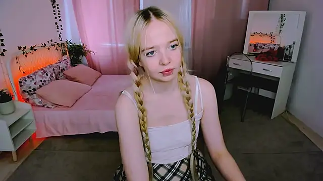 BellaMontgomery XXX чат на живо