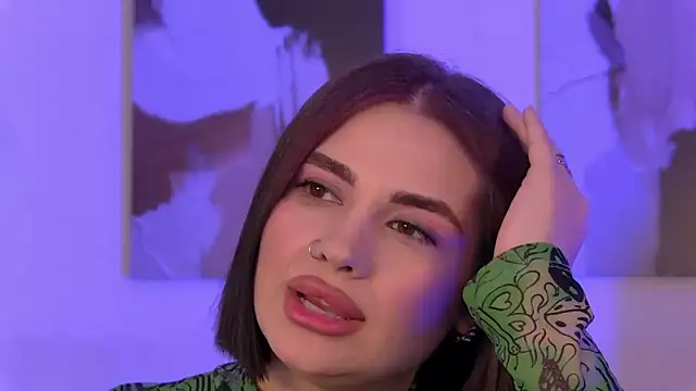 XXX chat uživo modela AdrianaToress