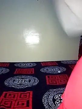 Zouzou_sexy Adlı Modelin Canlı XXX Sohbeti