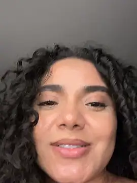 Curlyierr's Webcam Show