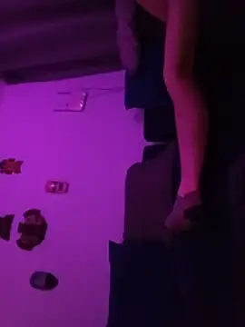 XXX chat uživo modela bennitravi