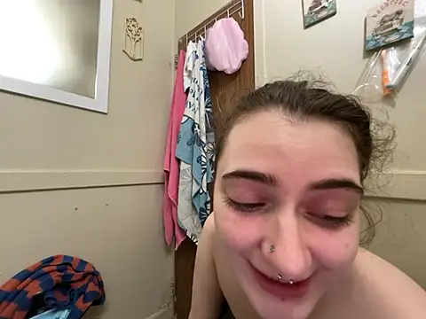 Snowbunnycake_131 Show in webcam