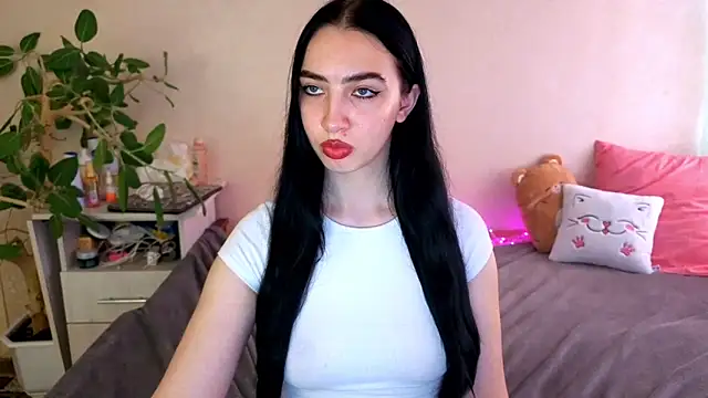WildKittenX_'s Live XXX Chat