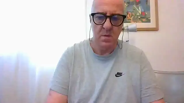 ANONIMO7735's Live XXX Chat