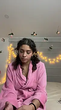 Sarabubbie Adlı Modelin Canlı XXX Sohbeti