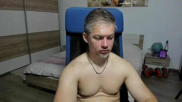 RobbyShawz 即時 XXX 聊天