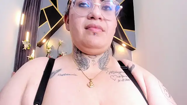 Chat +18 de brigittemiller ao vivo