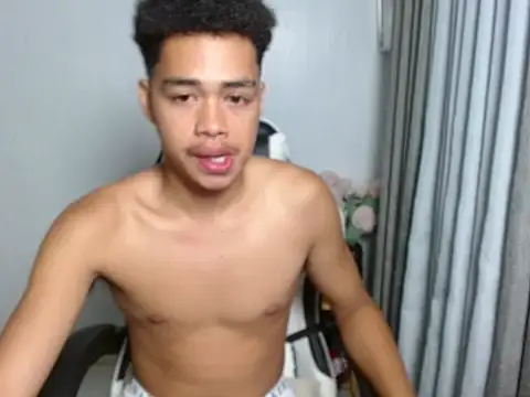 Show de curlyasian_njxx na webcam