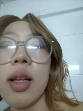 yuer_your Chat XXX in diretta