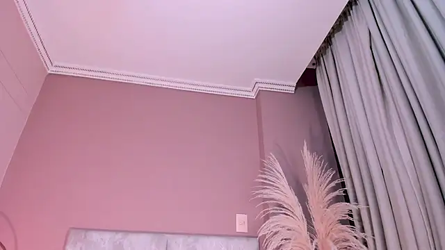 AnnaDenver Adlı Modelin Canlı XXX Sohbeti