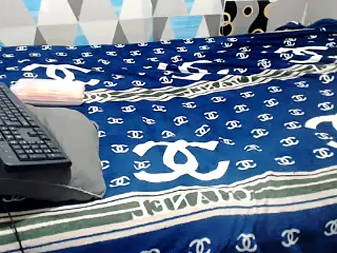 Trish_CurveCock Obrolan Langsung XXX