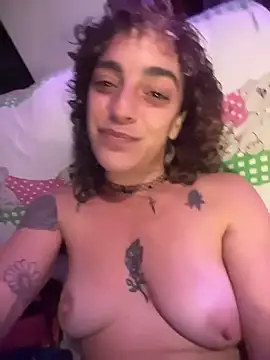 Chat +18 de SalyTredelMonte ao vivo