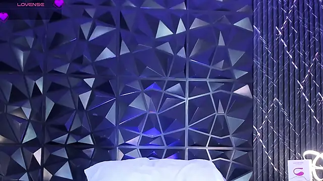 Онлайн чат XXX AlondraSoomer