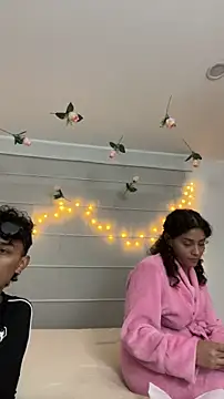 Sarabubbie Webcam show