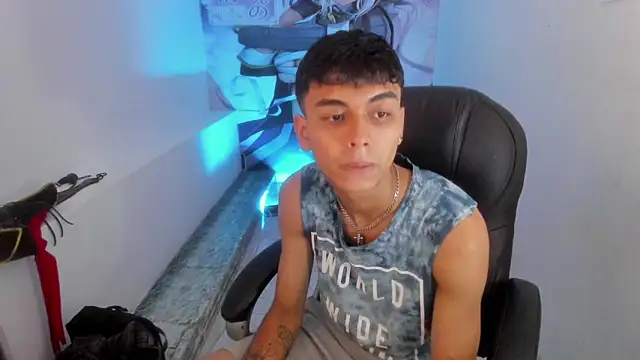 XXX chat uživo modela Tyger_Boyy