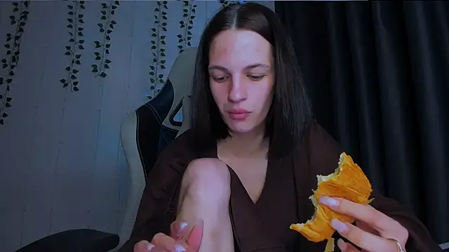 KarlaSim élő XXX-chatje