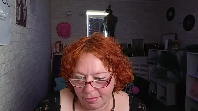 XXX chat uživo modela Fara_Flutte