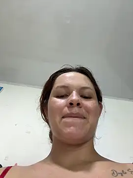 Chatroom XXX en direct de miacarrot