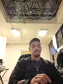 Juann-cock's Live XXX Chat