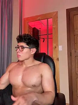 GrayAndrews' Live XXX Chat