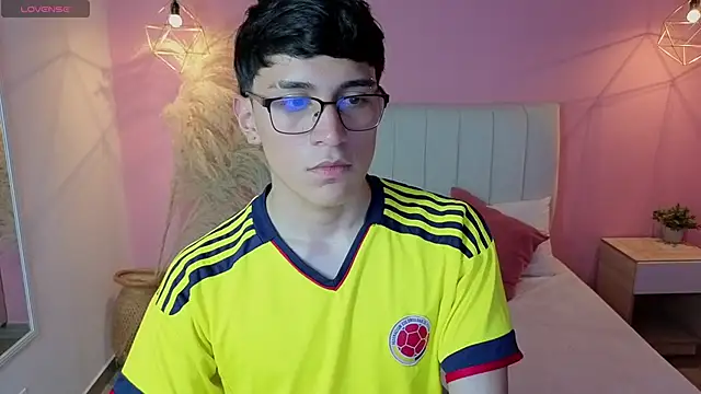 ryan_valentino webcam show