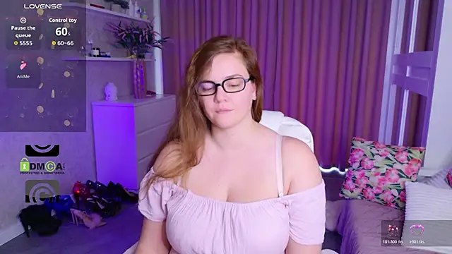 Chatroom XXX en direct de KellyKleine