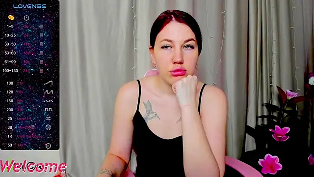 Arya_Curves' Webcam Show