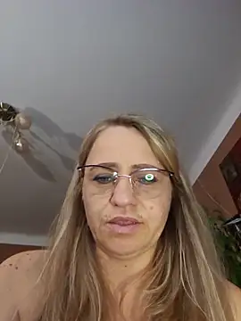 Онлайн чат XXX BLONDKICIA1