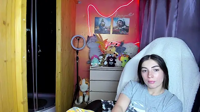 Živý XXX chat Fiery_Brunette_