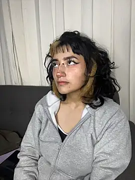 Chat +18 de baby_akuma ao vivo