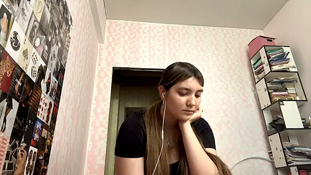 Chat +18 de JanineThielman ao vivo