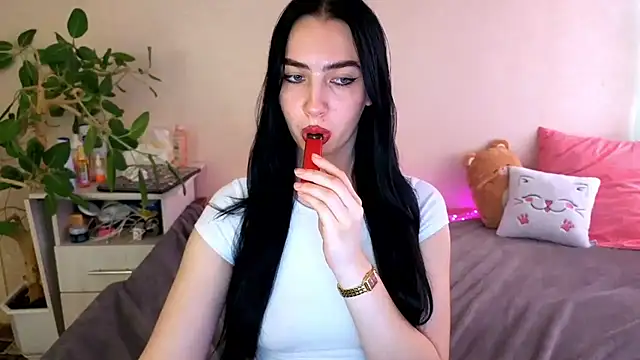 WildKittenX_ XXX чат на живо