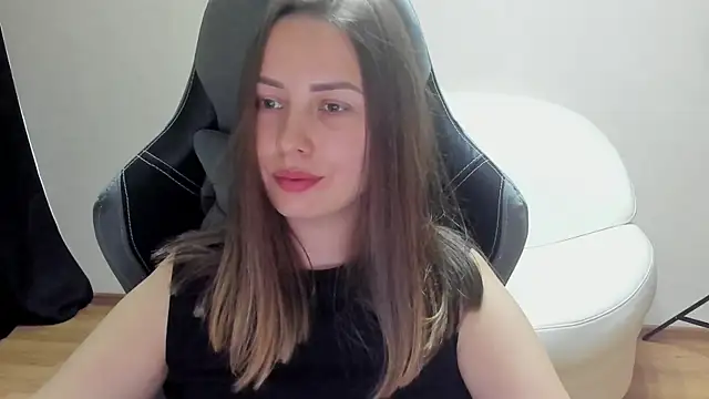 Mia_shy1 XXX чат на живо