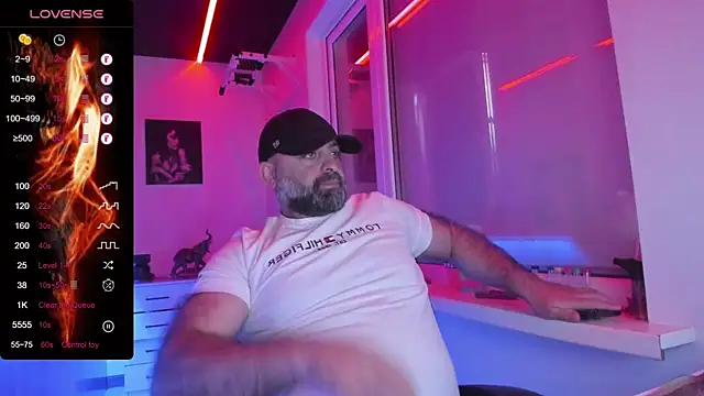 Chatroom XXX en direct de HAIR-MAN