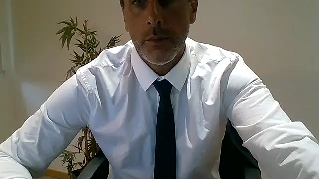 Chatroom XXX en direct de 66MA69