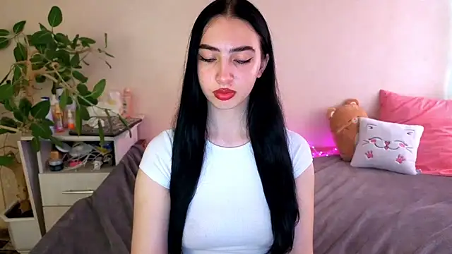 WildKittenX_ Adlı Modelin Canlı XXX Sohbeti