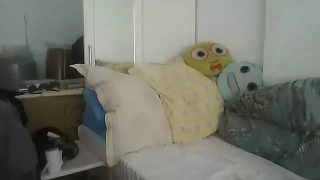 vitalik66679 Adlı Modelin Canlı XXX Sohbeti