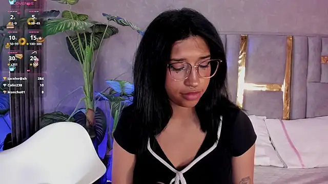 Karin_Ks Chat XXX in diretta