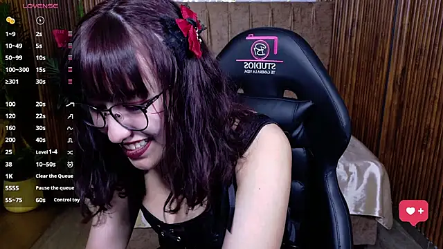 XXX chat uživo modela Kairy_tay