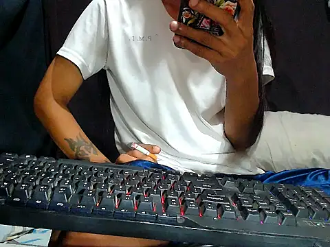 AwesomeMistress_Bigcock 网络视讯表演