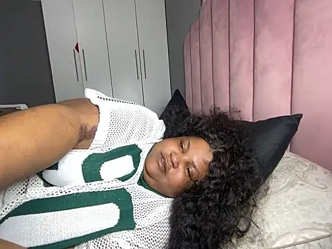 MissLola27's Live XXX Chat